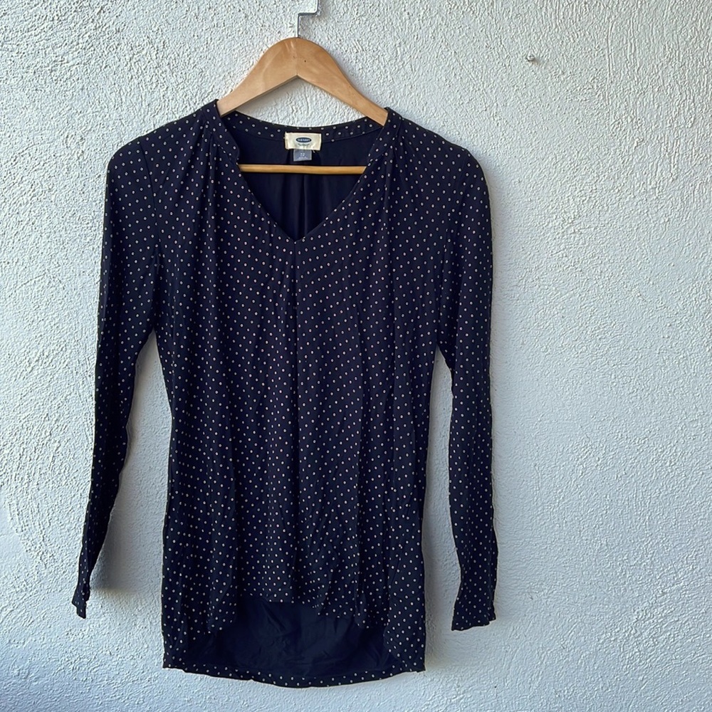 Old navy V-neck black and white top